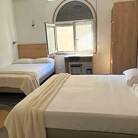 Hotel Lutetia 2*